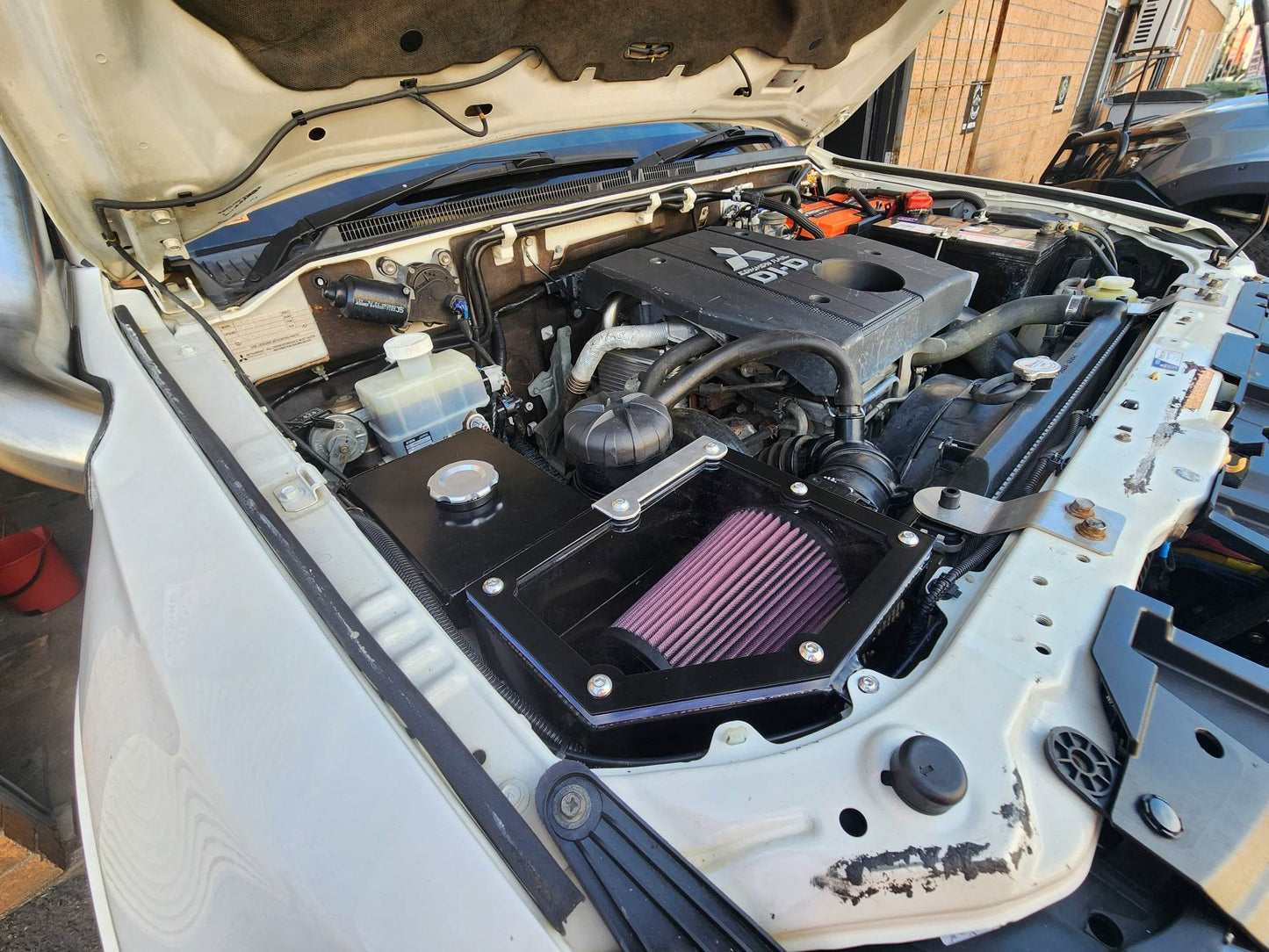 Mitsubishi Pajero Airbox With Washer Bottle (2006-2019)