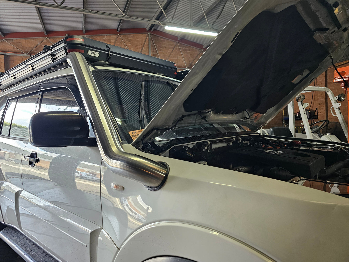 Mitsubishi Pajero Full Intake Kit With Washer Bottle (2006-2019)